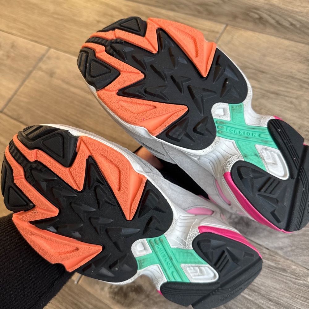 Adidas - Picture 4 of 5